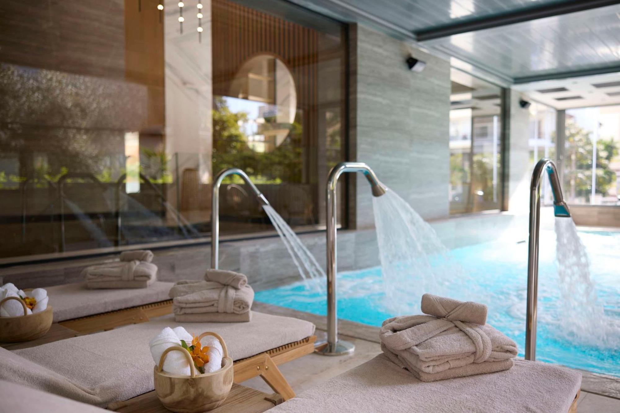 Dusit Suites Hotel Athens Exterior photo